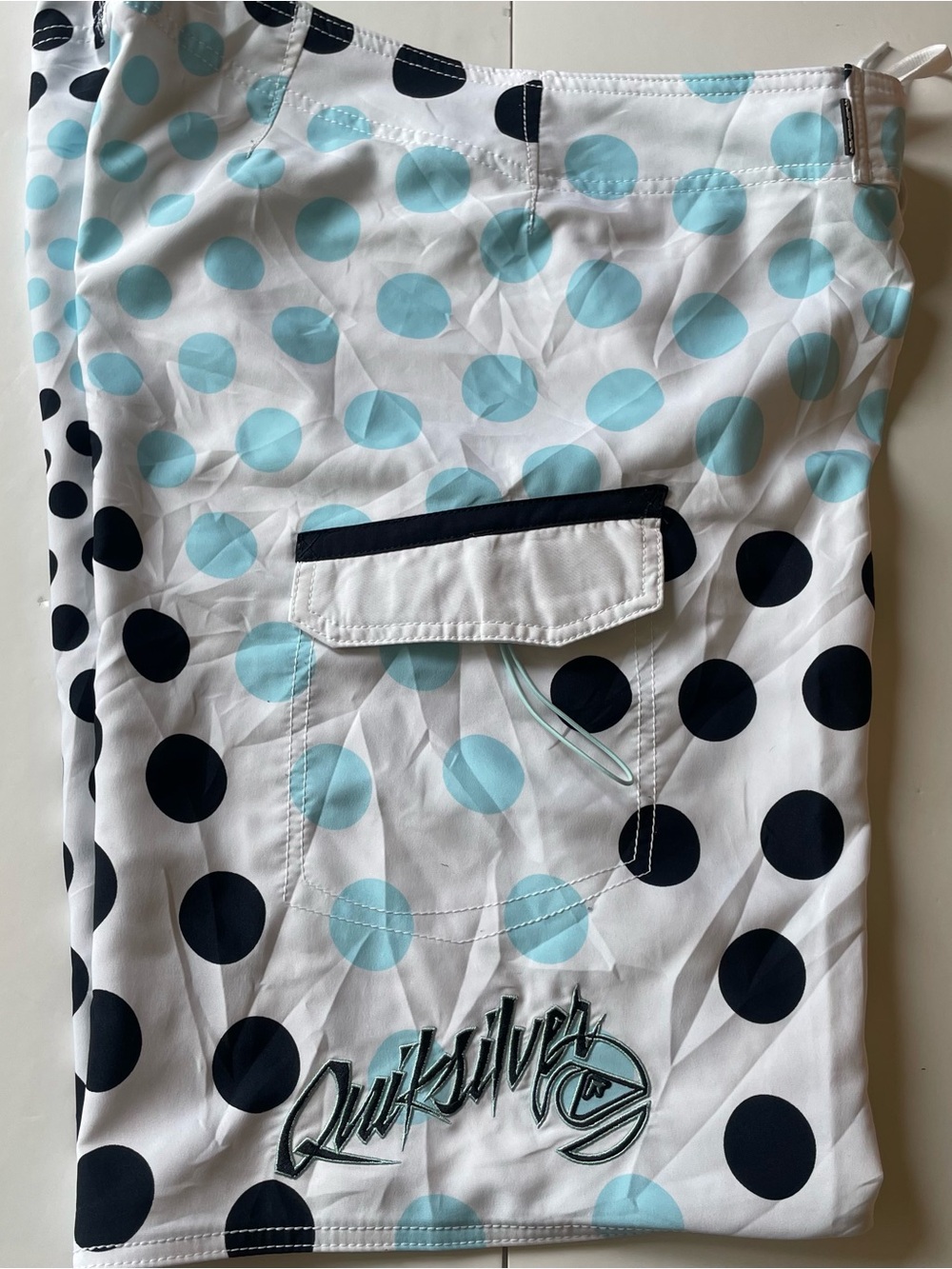 Quicksilver men's 33  Rare 2009 "Echo Beach" 1980’s Archival Reissue Shorts